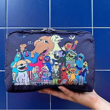 【新品】LeSportsac セサミストリート柄ポーチ ネイビー Amazon.co.jp: LeSportsac レスポートサック レスポ セサミ